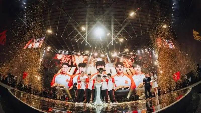 Faker世界赛表现到底强在哪里？中单选手的大赛稳定性解析